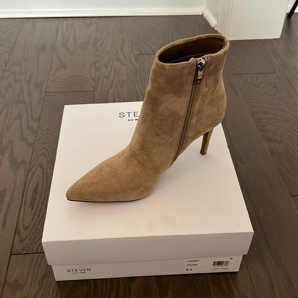 Steven Lizziey Taupe Suede Booties Size 8.5 New In Box